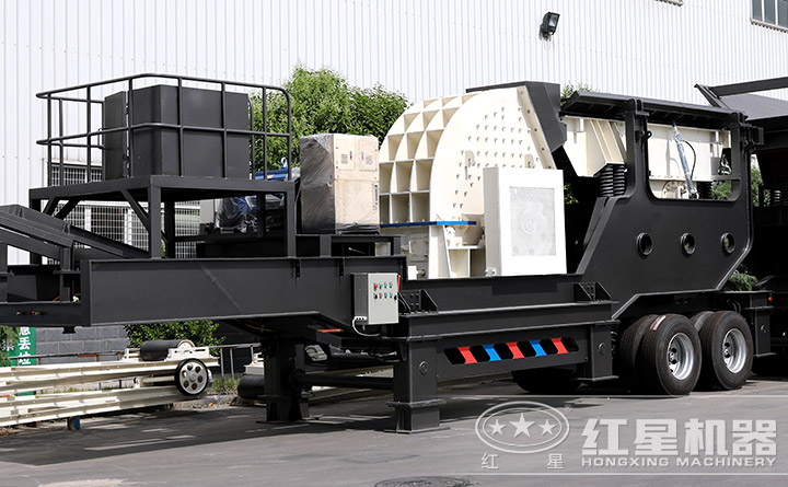 小型移動(dòng)破碎站設(shè)備實(shí)拍