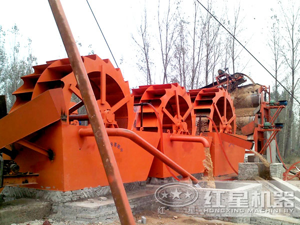 正在作業(yè)的機制水洗砂設備