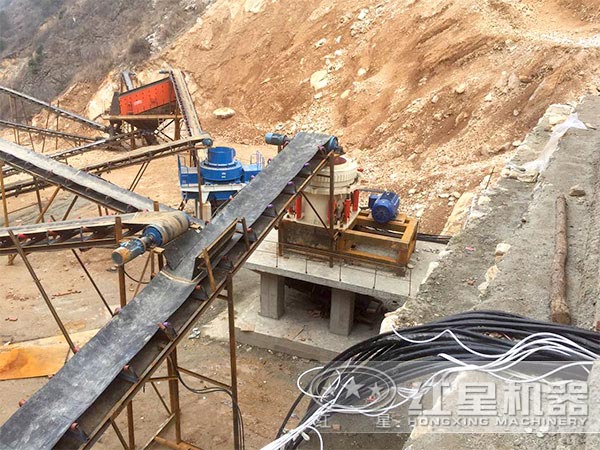 沖擊式制砂機作業(yè)現(xiàn)場