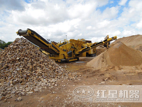 流動(dòng)式建筑垃圾粉碎機(jī)用戶現(xiàn)場