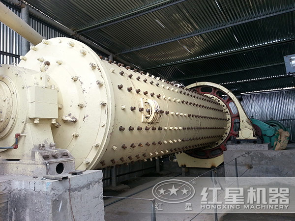 磷礦球磨機(jī)作業(yè)現(xiàn)場(chǎng)