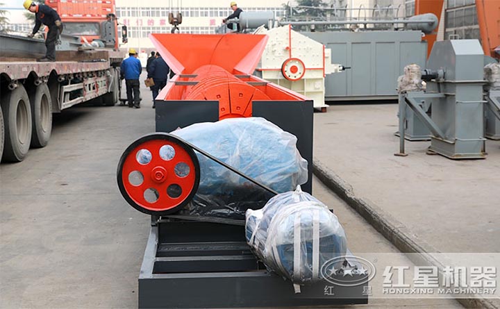 螺旋洗砂機(jī)發(fā)貨現(xiàn)場(chǎng)