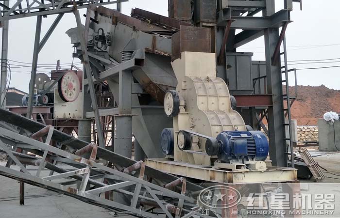 雙級(jí)粉碎機(jī)客戶現(xiàn)場