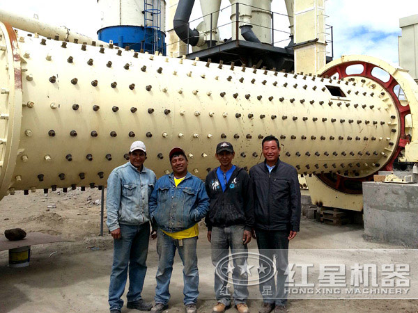安裝就緒，準(zhǔn)備作業(yè)的球磨機(jī)設(shè)備