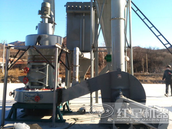 碳酸鈣磨粉生產(chǎn)現(xiàn)場(chǎng)