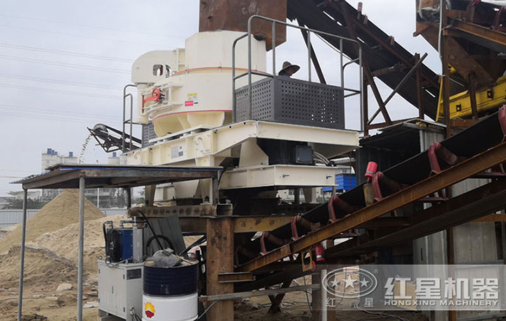 卵石制砂現(xiàn)場(chǎng)