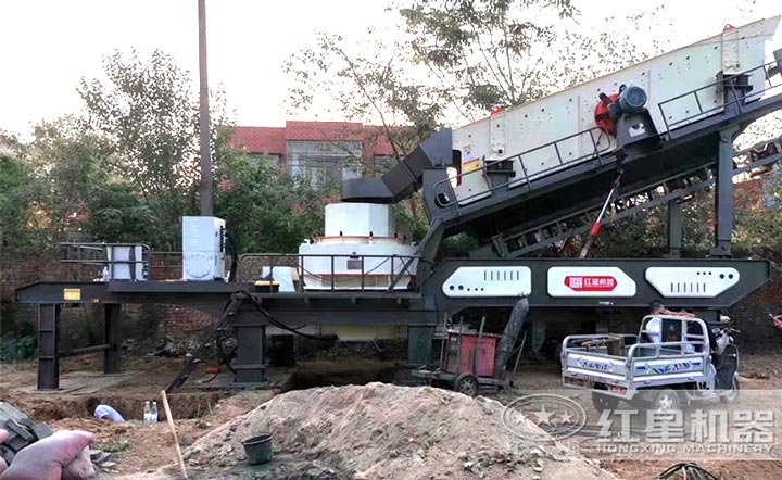 移動(dòng)制砂機(jī)安裝現(xiàn)場