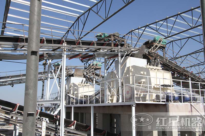 反擊式破碎機生產現(xiàn)場